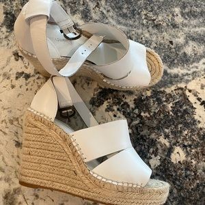 White Treasure & Bond Wedges